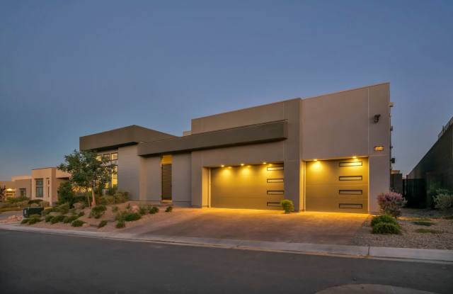 Stunning Single-Story Summerlin Home with Pool & Spa photos photos