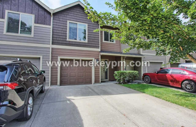 3 Bed, 2.5 Bath Townhome Located Near Covington Neighborhood Park in Orchards photos photos