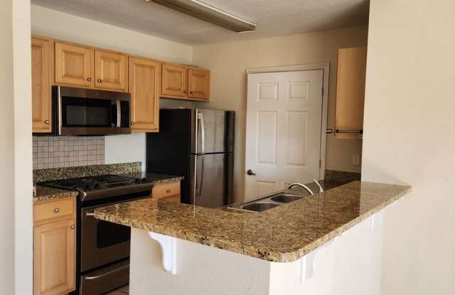 For Lease - 3 BR|2 BA Nautilus Cove Condo! Includes Water/Sewer, Garbage! Gallery 3