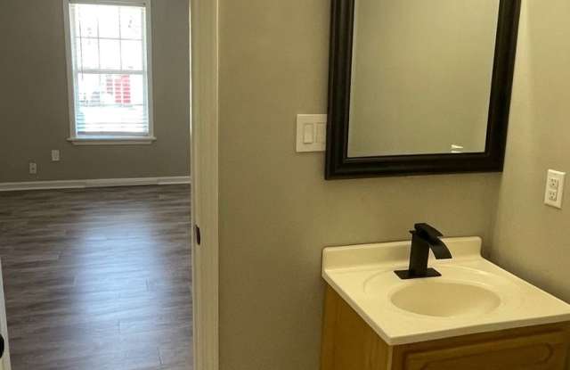 117 Pine Gallery 3