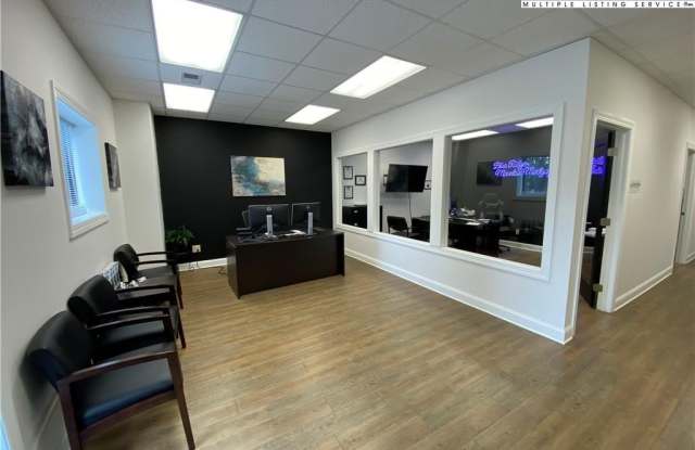 875 Mount Jefferson Road Gallery 3