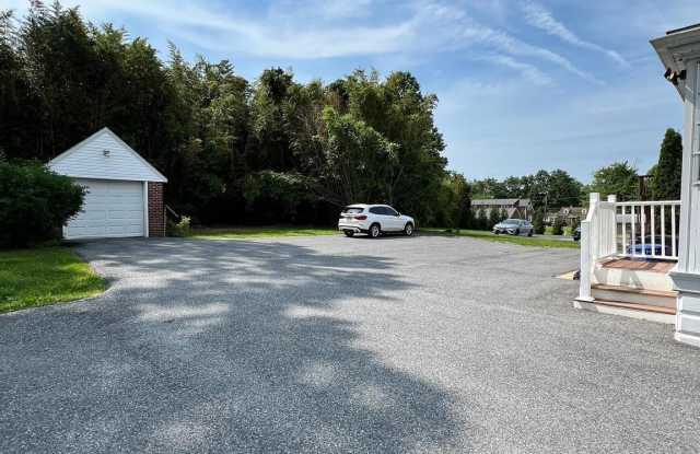 9409 BELAIR Road Gallery 4