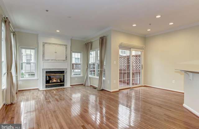 6490 POWATAN KNOLL COURT Gallery 4