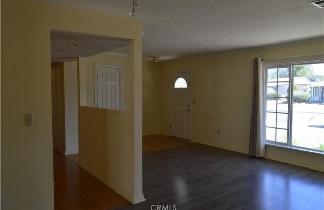 27205 Wentworth Drive Gallery 4