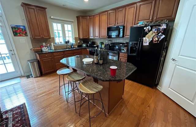 3908  Fish Pond Ln Gallery 2