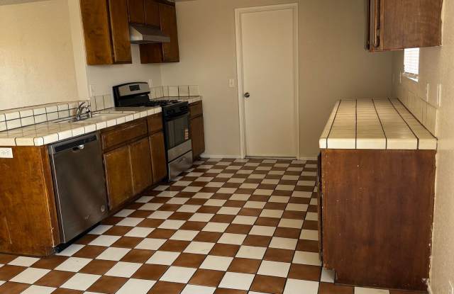 Apple Valley- Four Plex- 2 Bedrooms, 2 Bathrooms, Attached 2 car garage, New Interior Paint - 20270 Otoe Road, Apple Valley, CA 92307