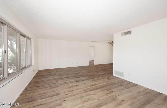 8311 E VIA DE SERENO Gallery 3