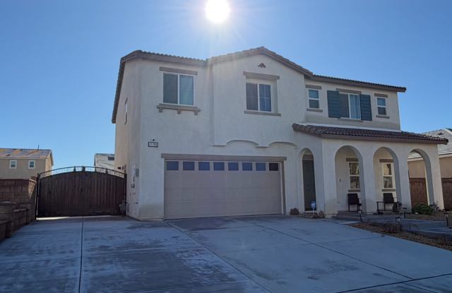 New Victorville 5 Bedroom + 3 Bathroom! Gallery 3