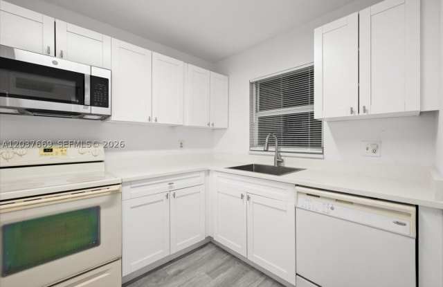 9441 Evergreen Pl Gallery 2