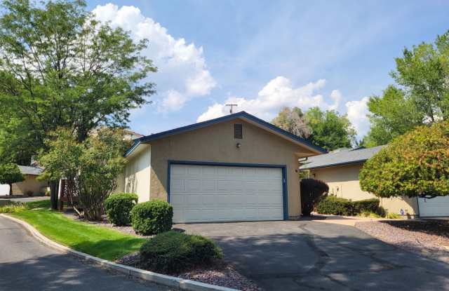 Beautiful Home on the Westside of town! 1010 Thompson St Carson City photos photos