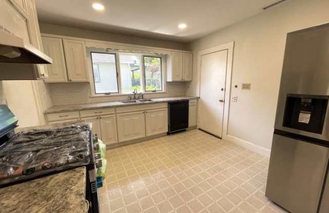 58 Edgecliff Rd. photos photos