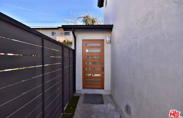 1422 STEARNS Drive Gallery 2