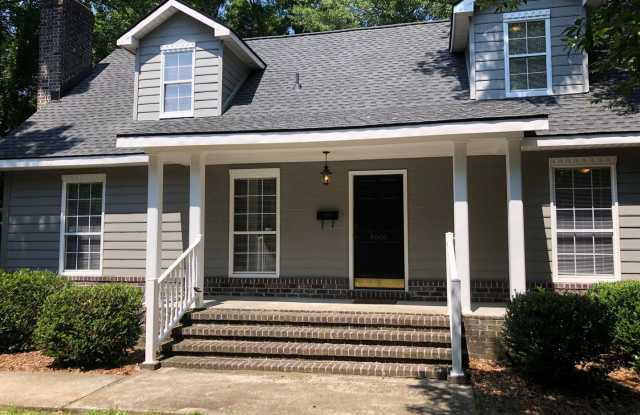 Available 12/8. Beautiful 4BR/2.5BA Home Available Right off Park Circle! Gallery 3