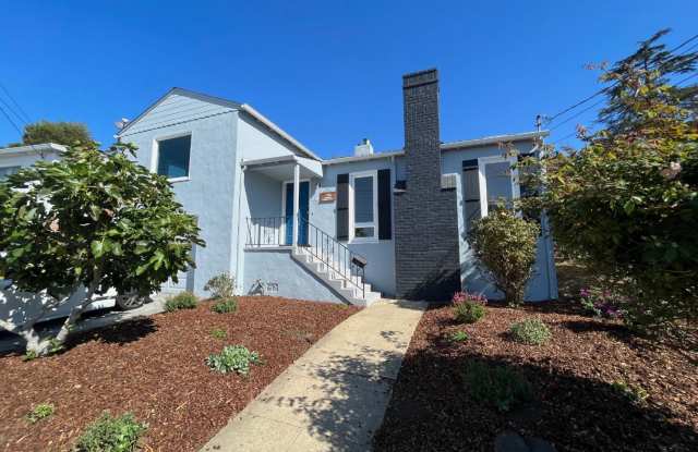 GORGEOUS UPDATED TWO BEDROOM HOUSE W. BONUS ROOM!!!!!! photos photos