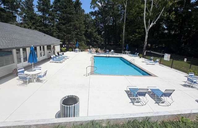 REMODELED NW RALEIGH 3 BEDROOM CONDO IN MARTINIQUE--SWIMMING POOL- UPDATED PRIMARY BATHROOM Gallery 3