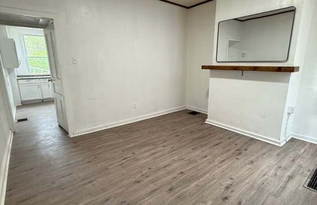 Brighton Heights 2-Bedroom Townhome – Quiet Living with Easy Downtown Access photos photos