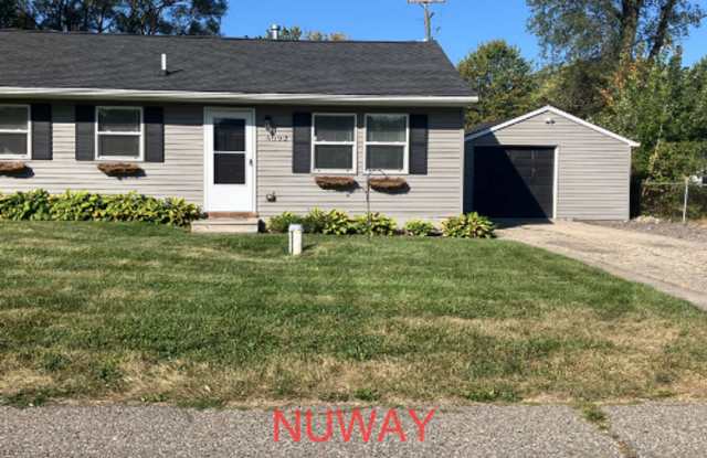 AVAILABLE NOW - 3 bedroom house in Grand Blanc photos photos