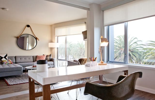 2175 Market Gallery 4