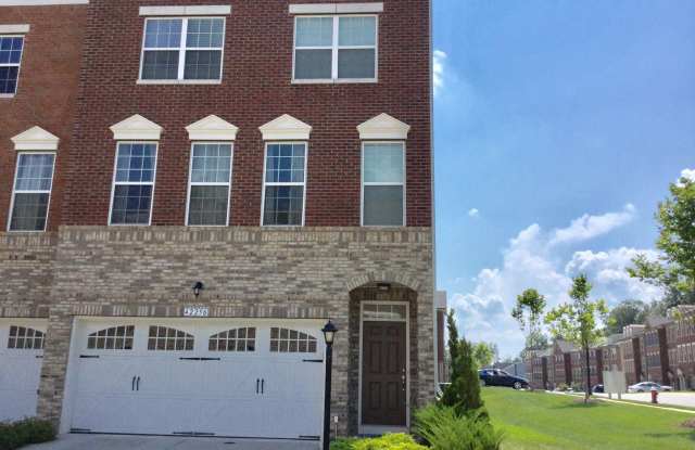 42258 CASTLE RIDGE SQUARE - 42258 Castle Ridge Square, Brambleton, VA 20148