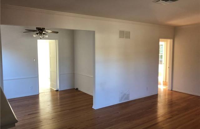 4855 Haskell Avenue Gallery 4
