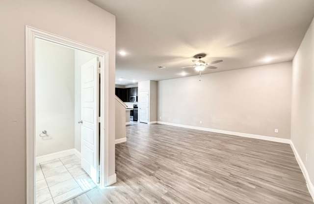 Serene Townhouse Living with Country Charm! Gallery 4