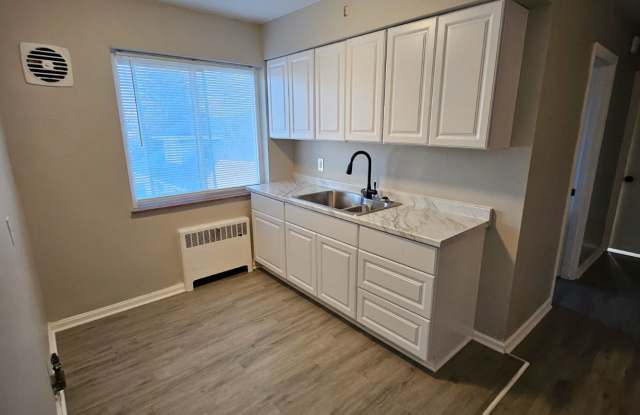 254 Ohio Avenue - 3 photos photos