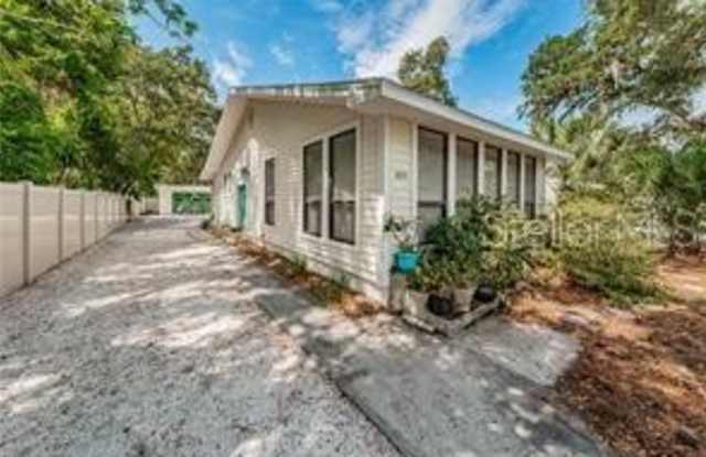 525 BAY STREET - 525 Bay Street, Dunedin, FL 34698