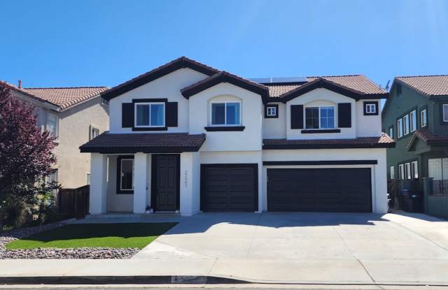 Gorgeous Home with 5 Bedrooms, 3 Baths, Solar and Salt Water Pool and Spa! photos photos