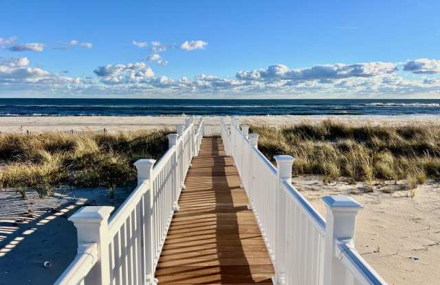 675 Dune Road Gallery 2