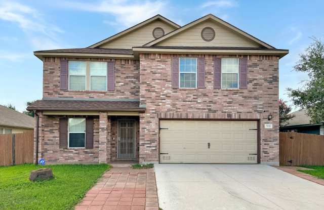 Spacious 5-Bedroom Retreat with Oversized Primary Suite in Converse photos photos Spacious 5-Bedroom Retreat with Oversized Primary Suite in Converse photos photos