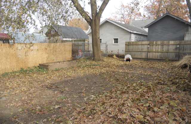 1524 Forrest Avenue NE Gallery 2