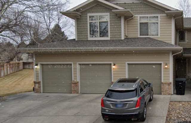3 Bed 2.5 Bath Townhome For Rent! photos photos