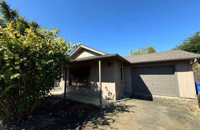 3 bedroom house with Large backyard photos photos