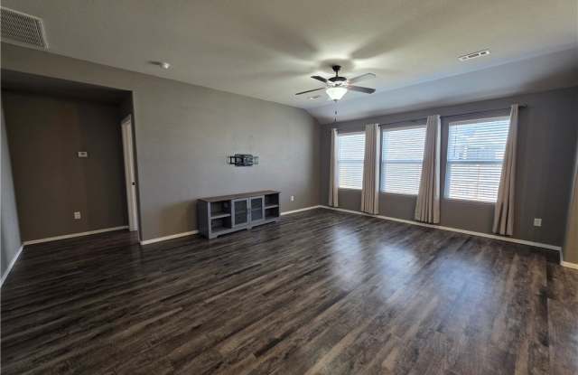 1700 Hermitage Drive Gallery 3