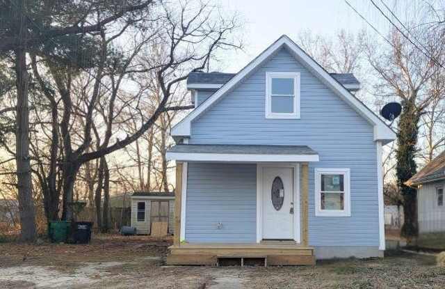 615 CENTER Street photos photos