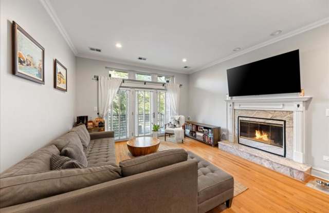 4226 N Ashland photos photos