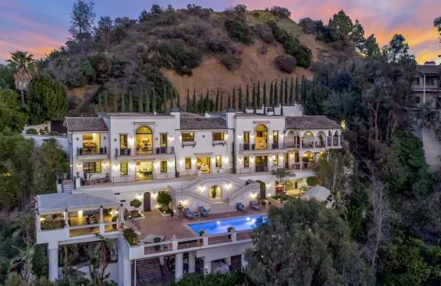 2321 Castilian Dr Gallery 1