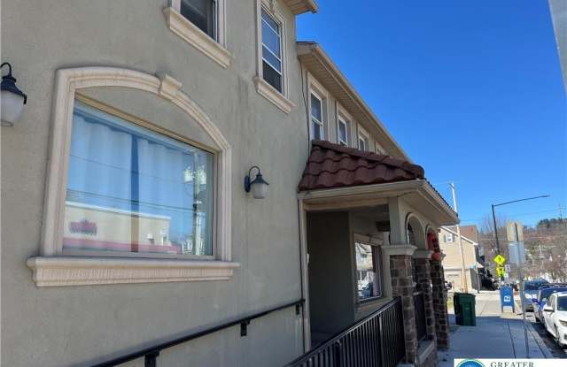 220 Cattell unit: 4 photos photos