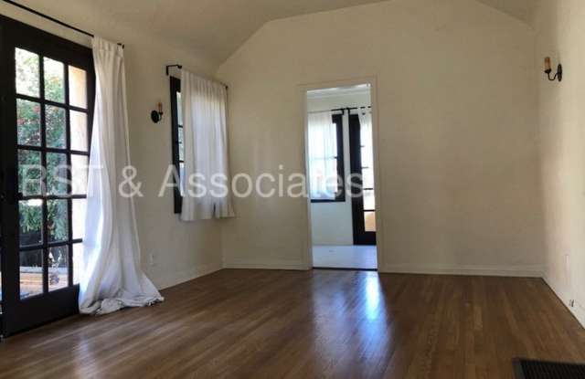 1463 Scott Avenue Gallery 3