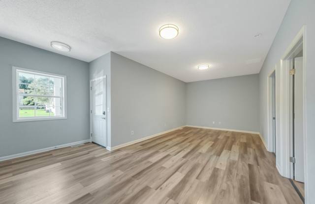 3 BED, 1.5 BATH DUPLEX IN TUSCOLA photos photos