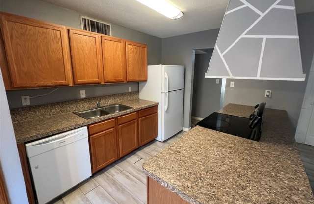 811 Rolling Ridge Drive Gallery 4