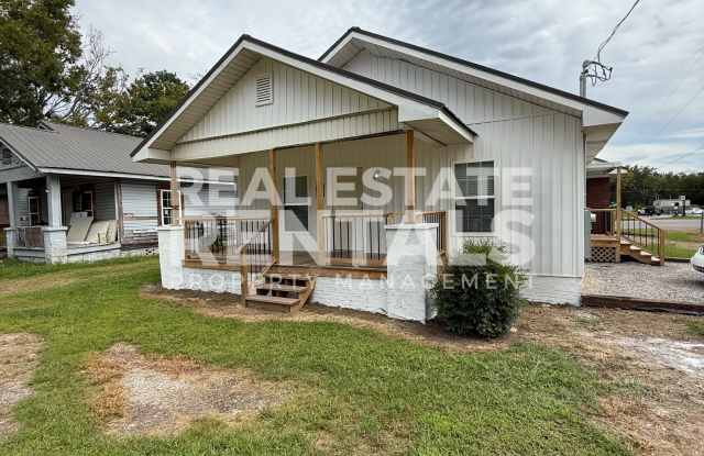 207 Ewing Avenue - 1 photos photos
