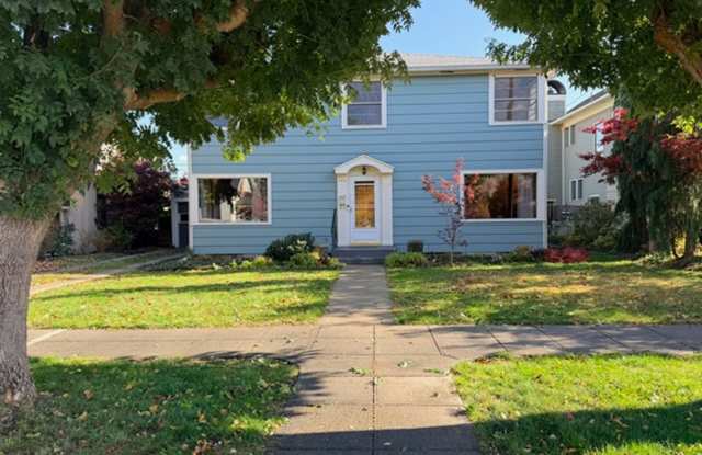 Located in the Historic District! 3+ beds, 1.5 bath, single garage, hardwood floors and MORE! photos photos Located in the Historic District! 3+ beds, 1.5 bath, single garage, hardwood floors and MORE! photos photos