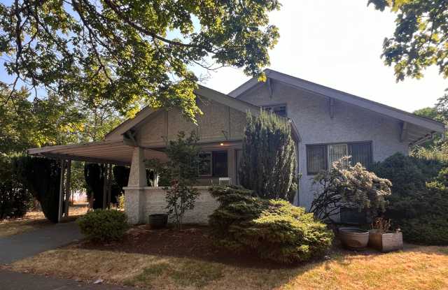 Vintage 3BD Home w/ Single Car Garage! photos photos Vintage 3BD Home w/ Single Car Garage! photos photos