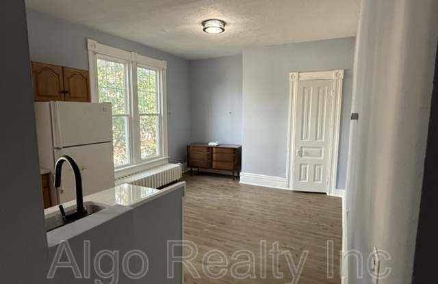 359 Maria Avenue - 3 photos photos 359 Maria Avenue - 3 photos photos