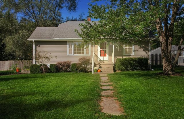 8608 N Highland Ave - 8608 North Highland Avenue, Kansas City, MO 64155