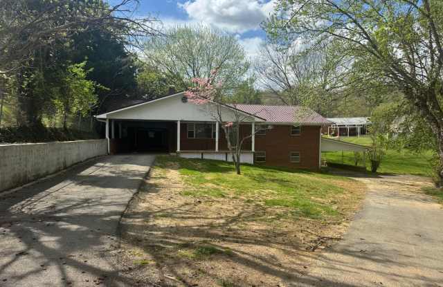 3 Bedroom, 2 Bathroom Home located in Greeneville, TN photos photos