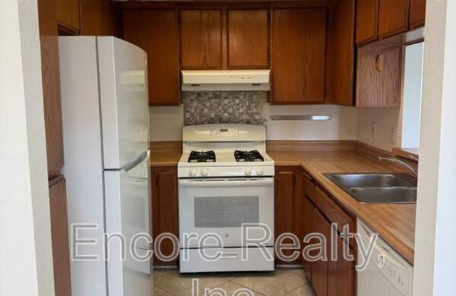 2085 Lakeridge Cir Gallery 1