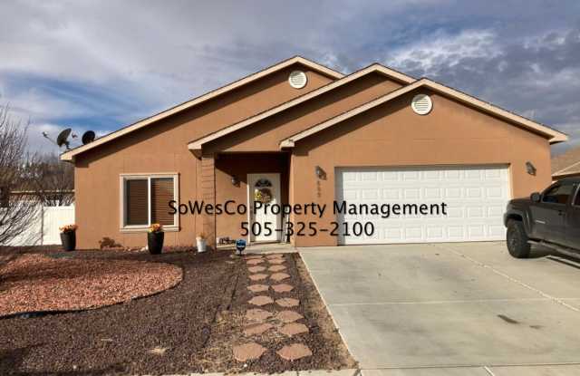 3 Bedroom Home in Mesa Vista with 2 Car Garage - 609 Bishop Lane, Farmington, NM 87401