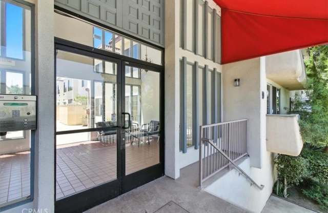 18640 Collins Street - 18640 Collins Street, Los Angeles, CA 91356